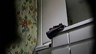 Розпещена украинская еротика брюнетка мотика Зузана Сі трахается в позі раком з хижим дідусем
