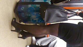 Набита негритянська милашка з фальшивими цицьками трахкає раком з еротика відео білим мачо жорстко